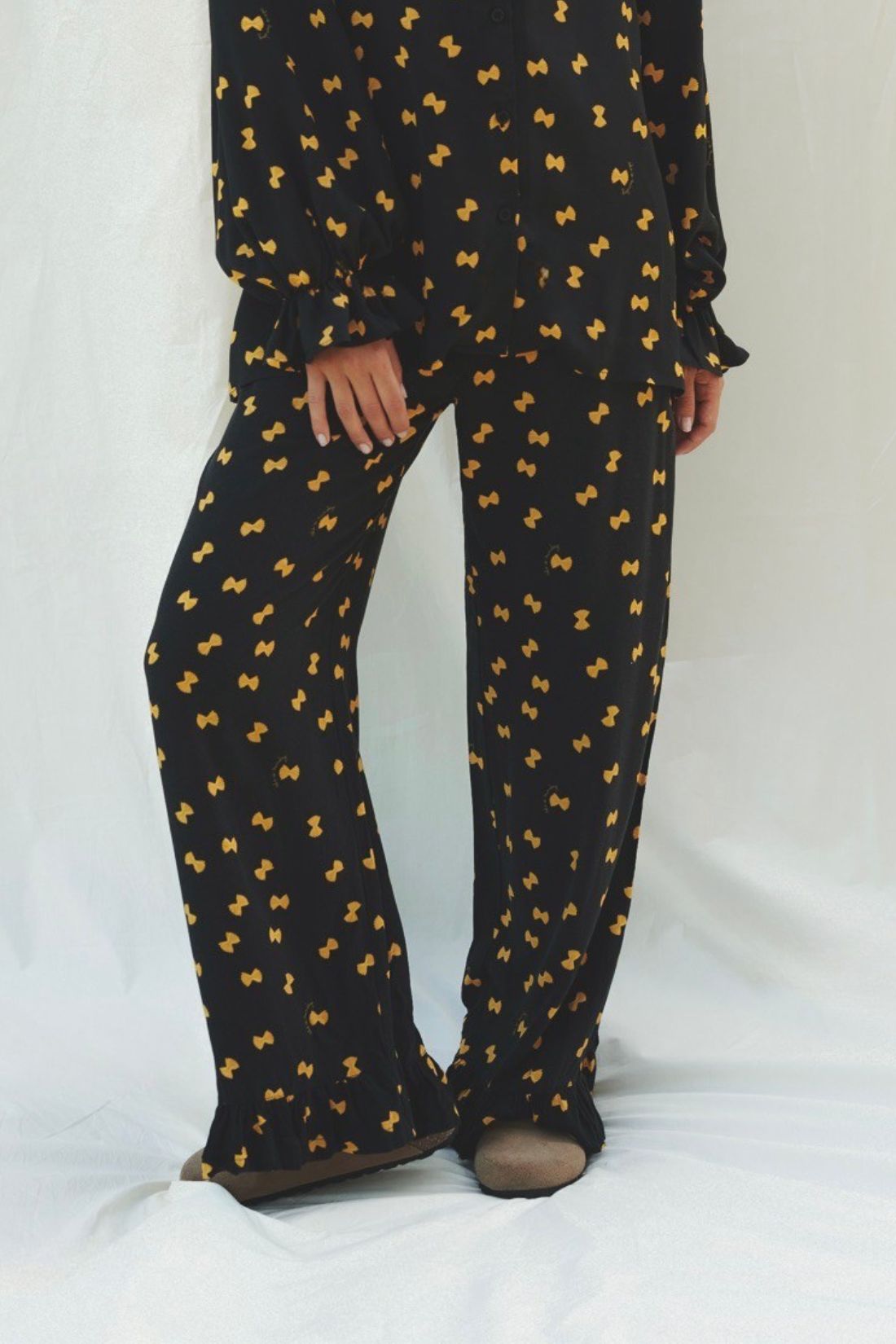 BLACK FARFALLE PANTS