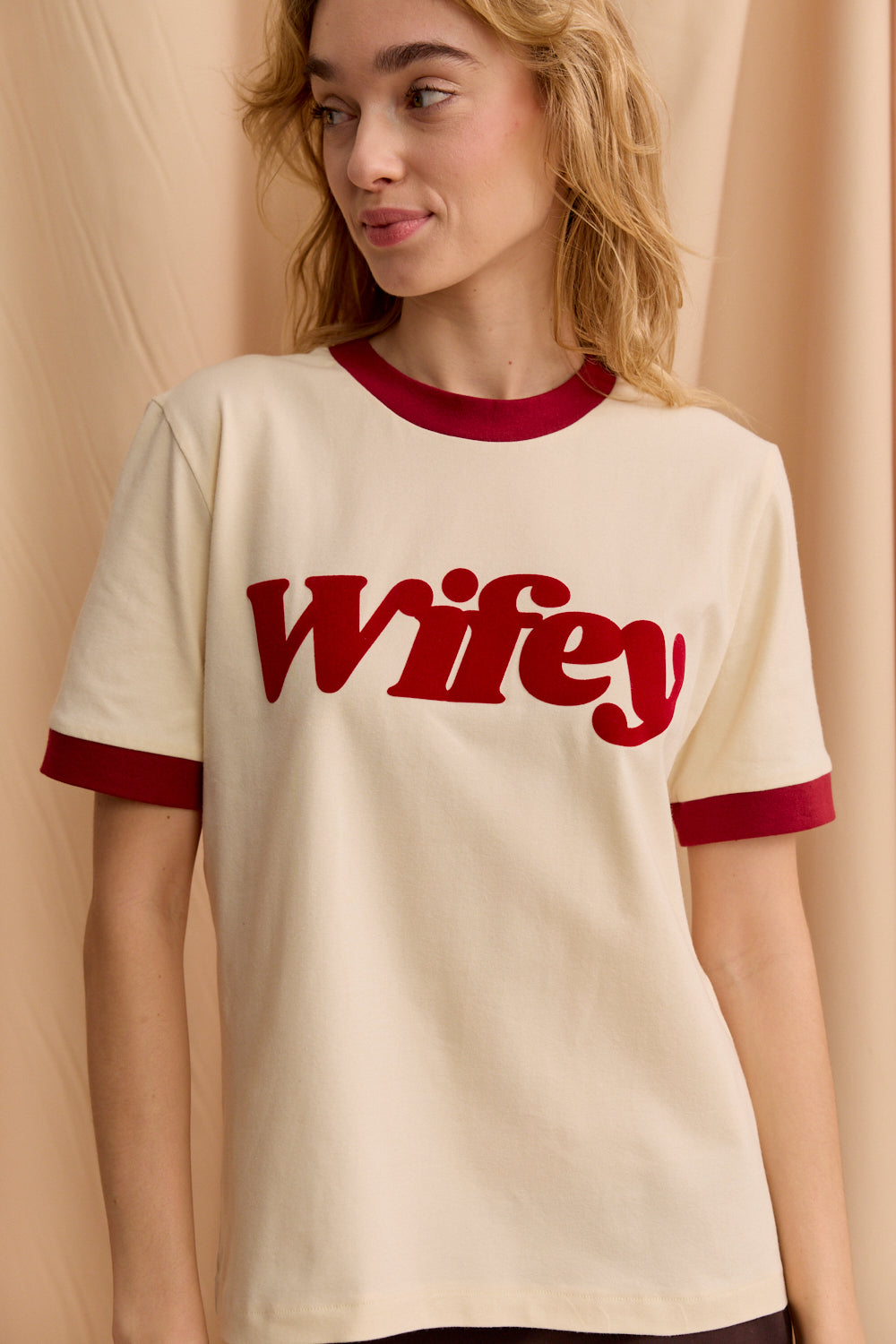 WIFEY BORDEAUX T-SHIRT