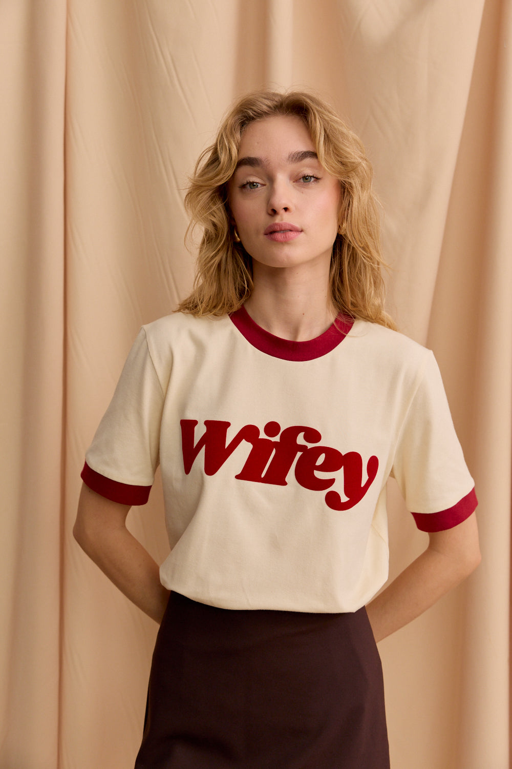 WIFEY BORDEAUX T-SHIRT