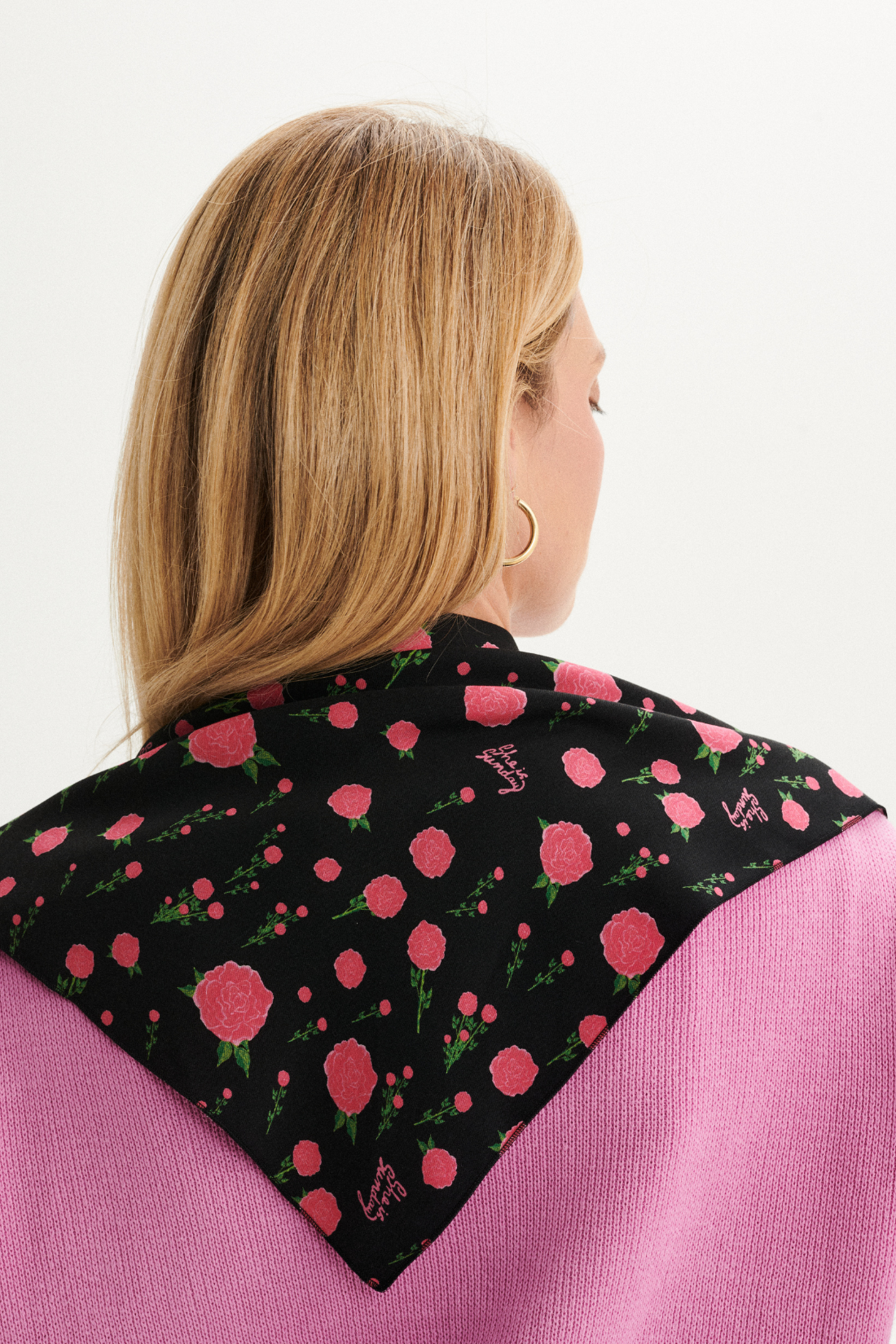 BLACK ROSE SCARF