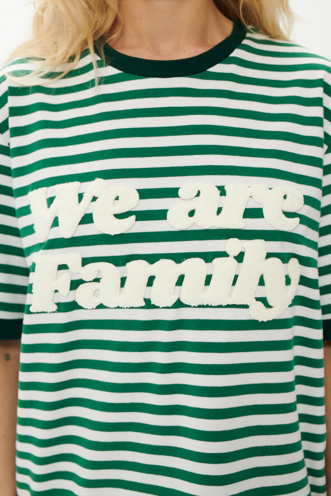 T-SHIRT WE ARE FAMILY STRIPED