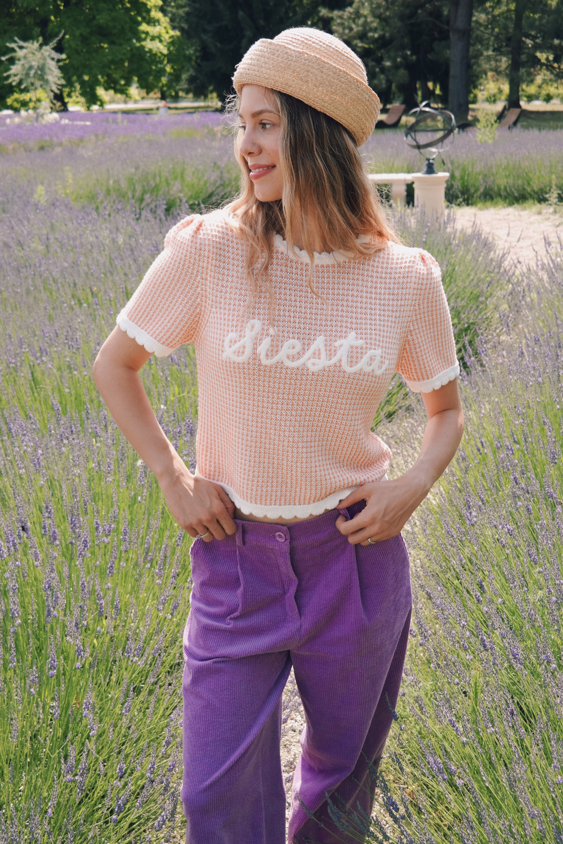 T-SHIRT FRIDA MORELOWO-BIAŁY Z BAWEŁNY ORGANICZNEJ