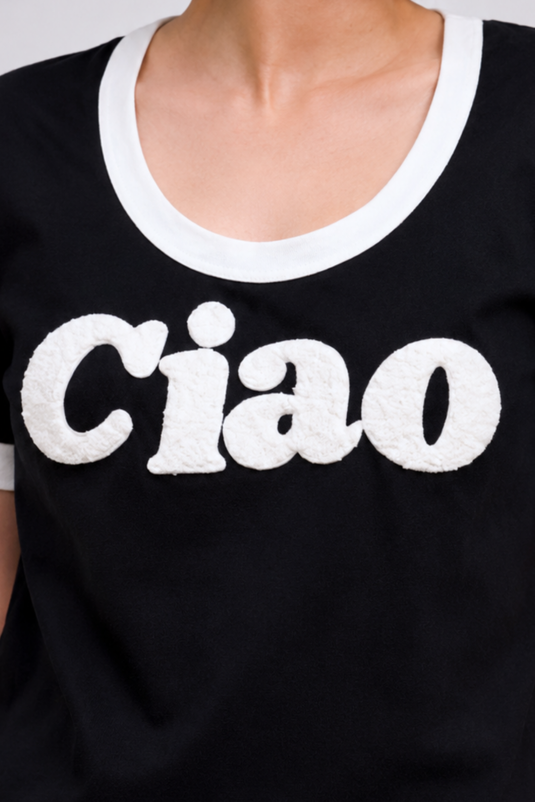 T-SHIRT CIAO BLACK GŁĘBOKI DEKOLT