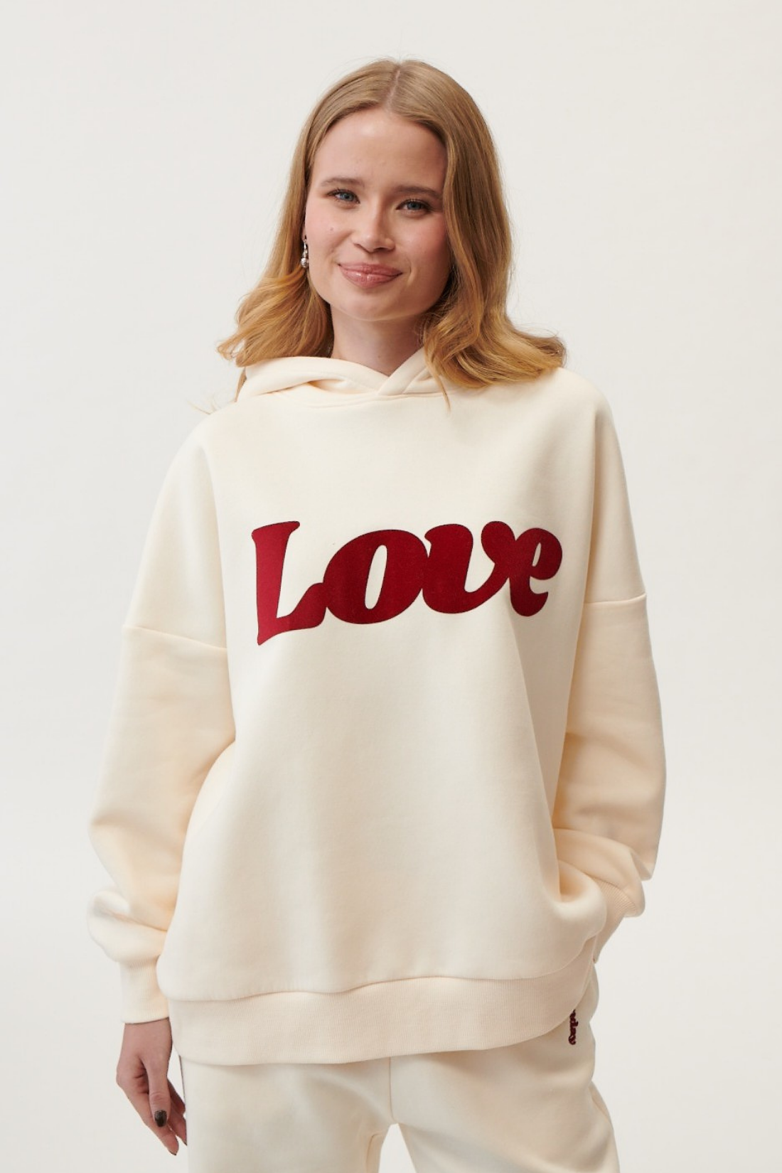 LOVE ECRU SWEATSHIRT