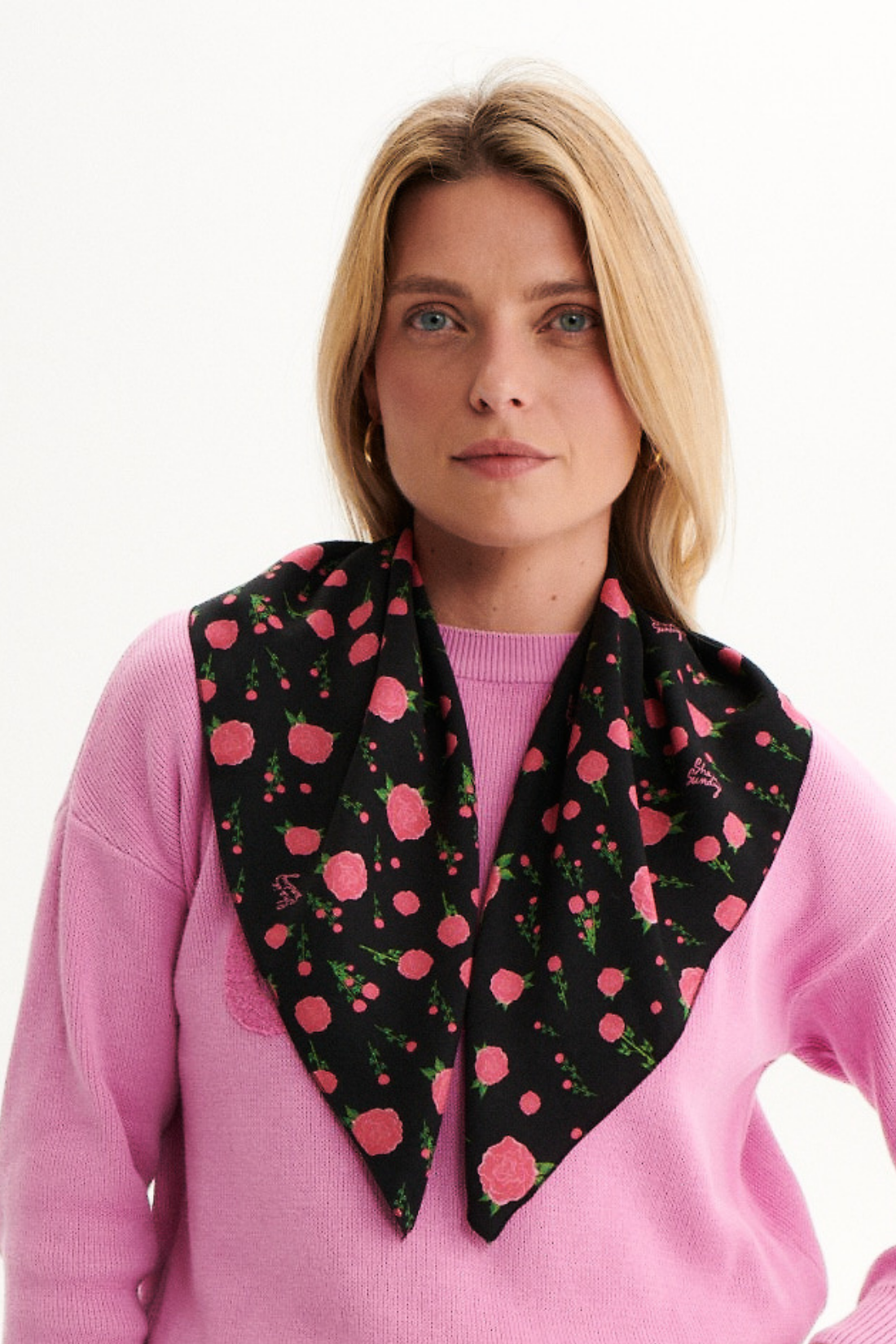 BLACK ROSE SCARF