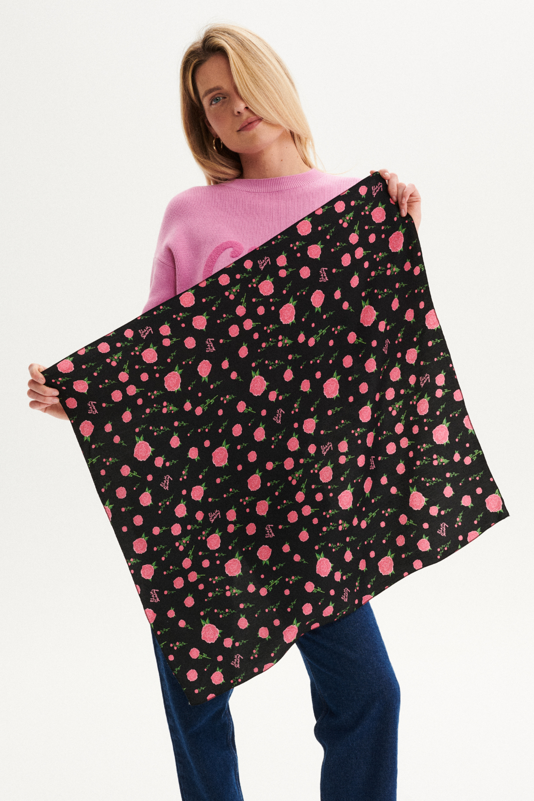 BLACK ROSE SCARF