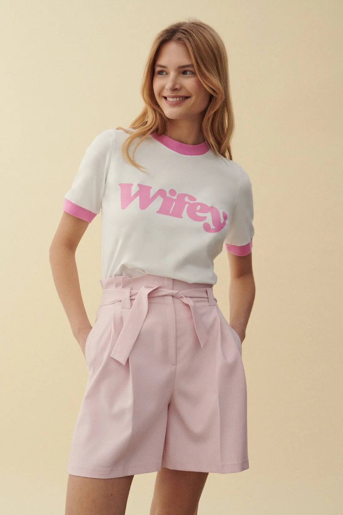 T-SHIRT WIFEY PINK